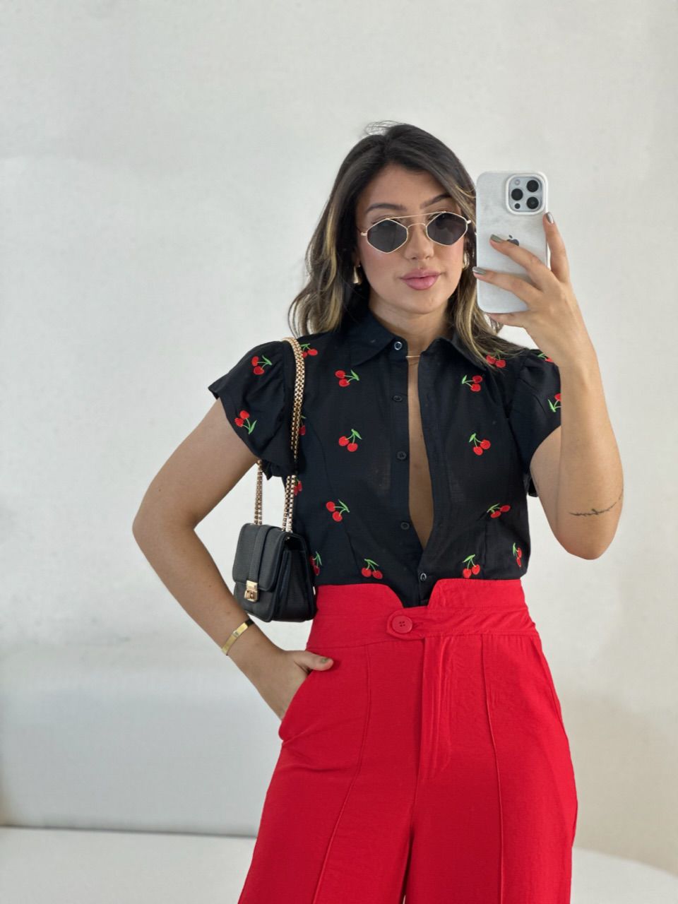 CAMISA BIA CEREJA PRETA - 0056440033 - CAROLLA FERRARO