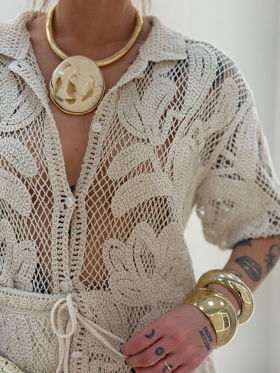 CAMISA MANUELA CROCHÊ CRU