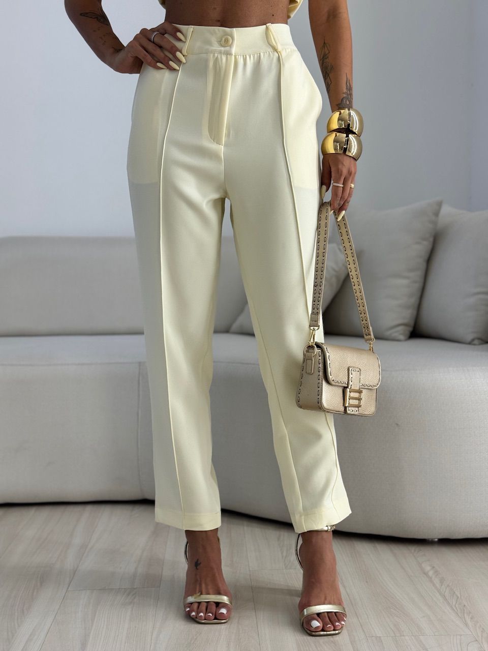 CONJUNTO LARI BOTÕES YELLOW BUTTER