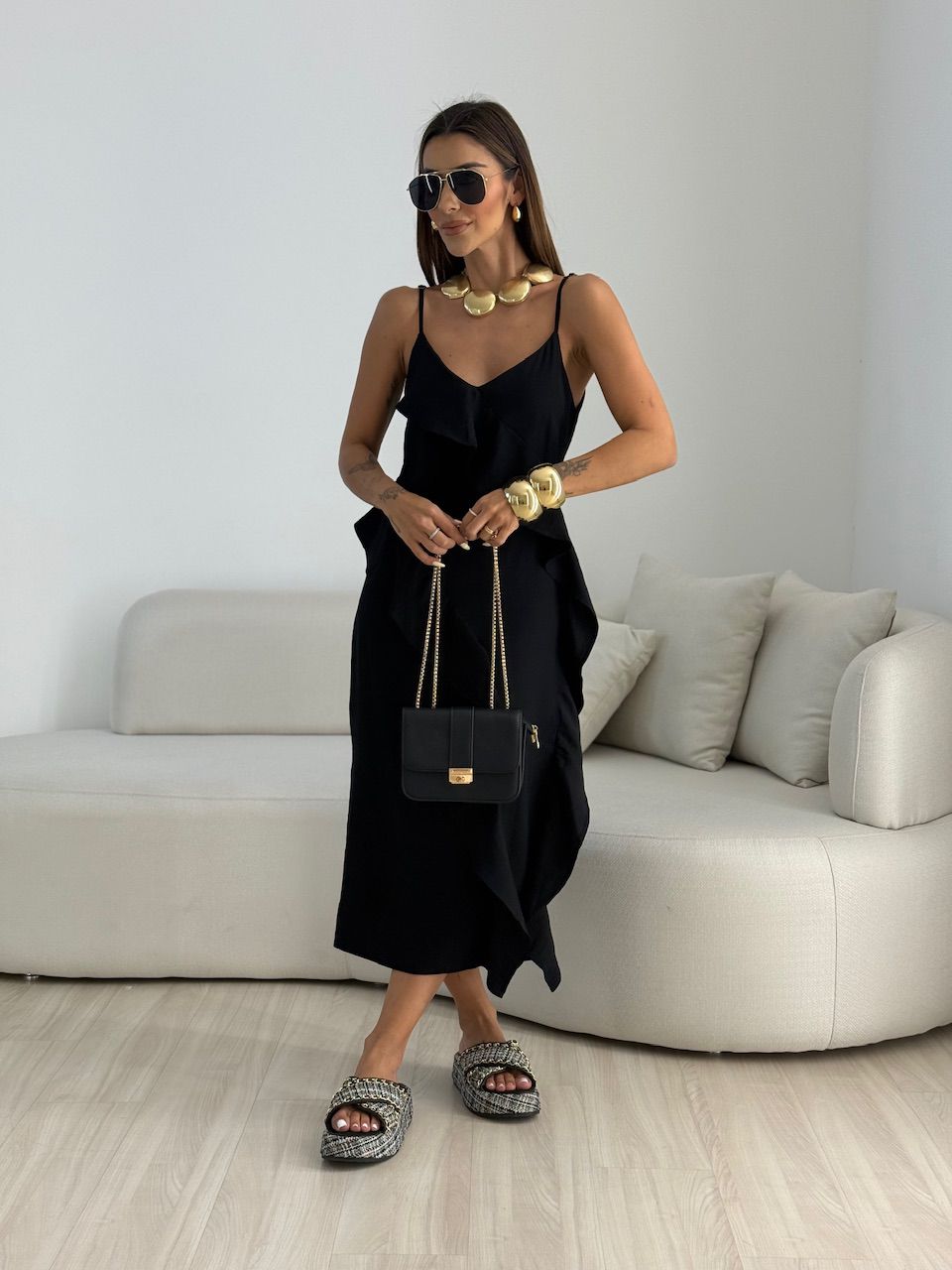 VESTIDO ALANIS BABADO PRETO