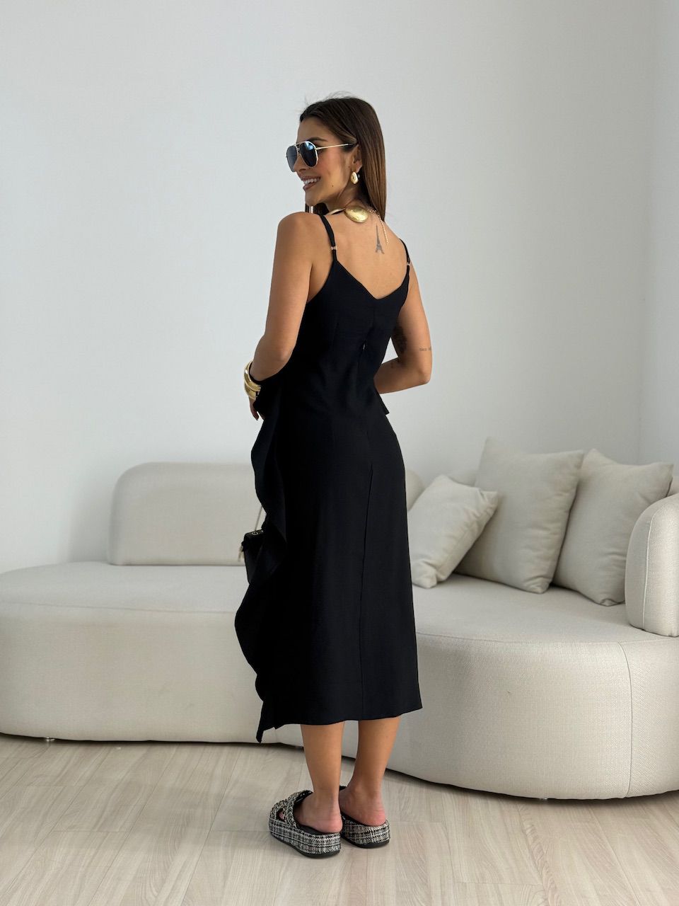 VESTIDO ALANIS BABADO PRETO