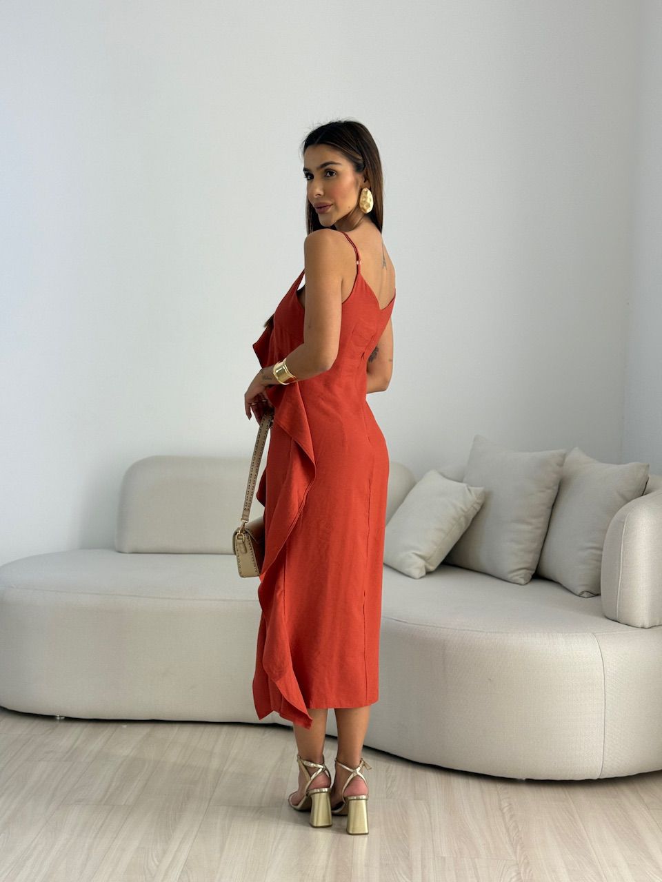 VESTIDO ALANIS BABADO TERRA COTA 