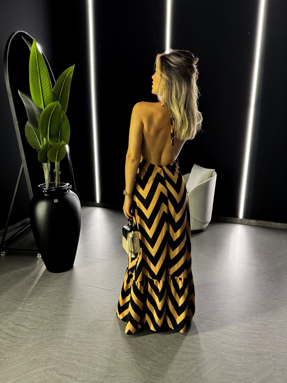 VESTIDO CHEVRON FRENTE ÚNICA CARAMELO
