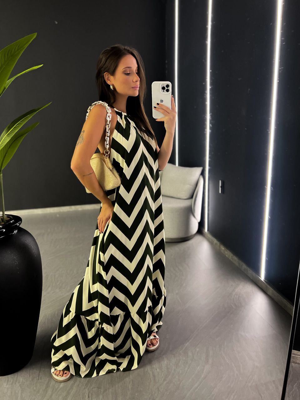 VESTIDO CHEVRON FRENTE ÚNICA VERDE OLIVA