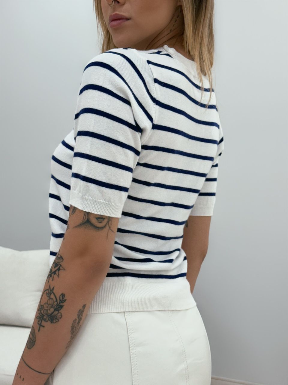 BLUSA TRICÔ MODAL LISTRADA BRANCA/MARINHO