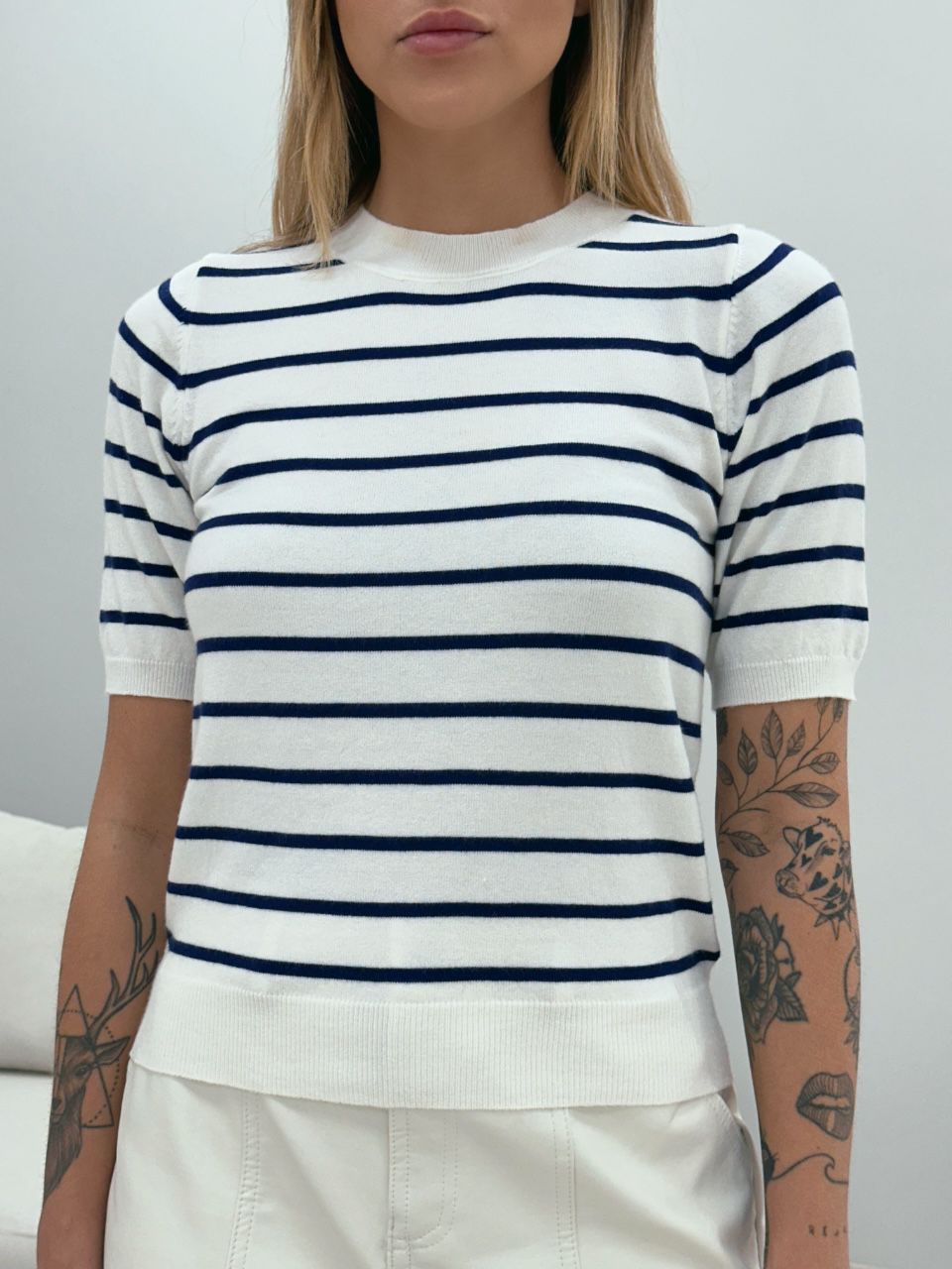 BLUSA TRICÔ MODAL LISTRADA BRANCA/MARINHO