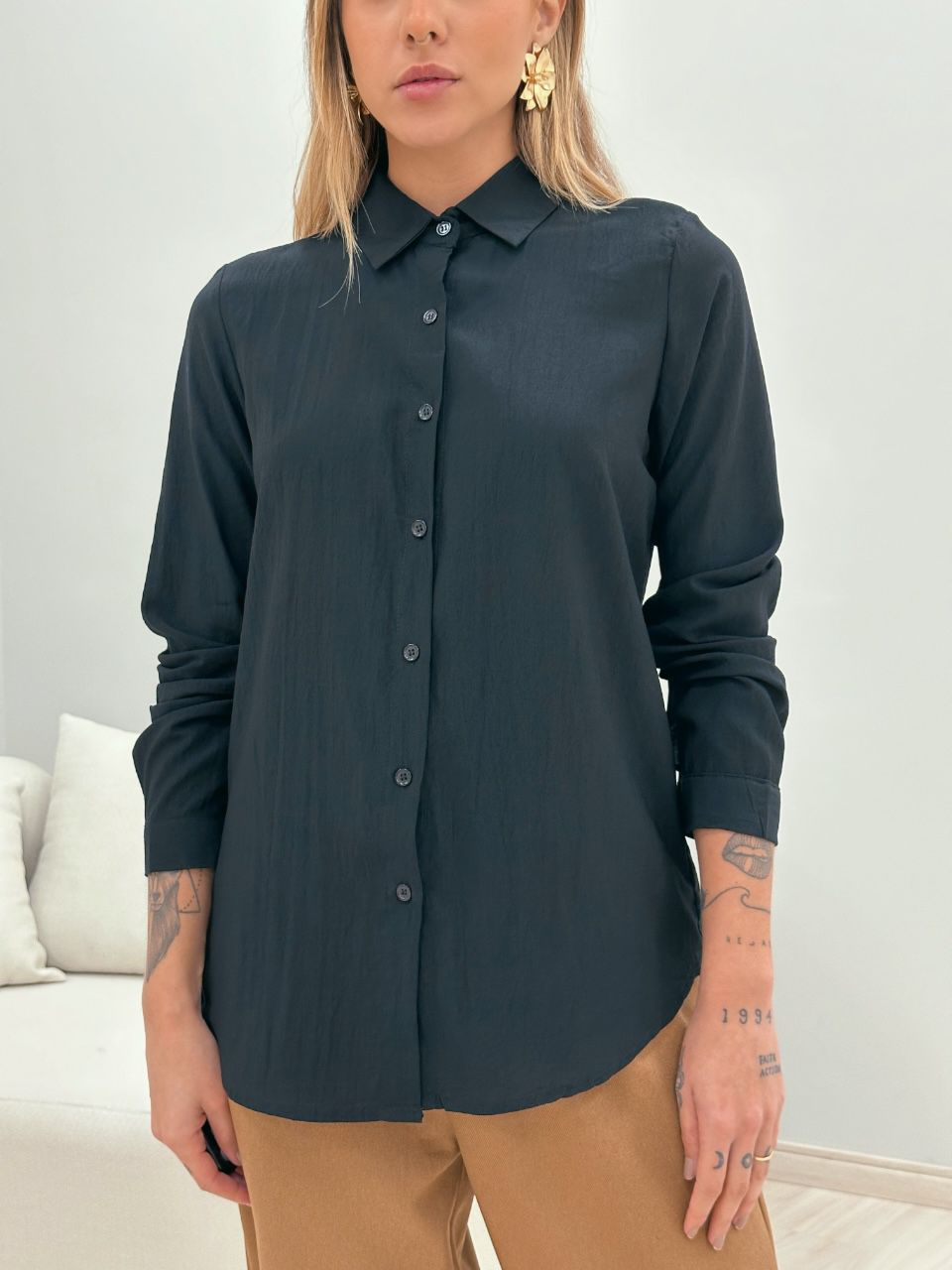 CAMISA LARA LISA PRETA