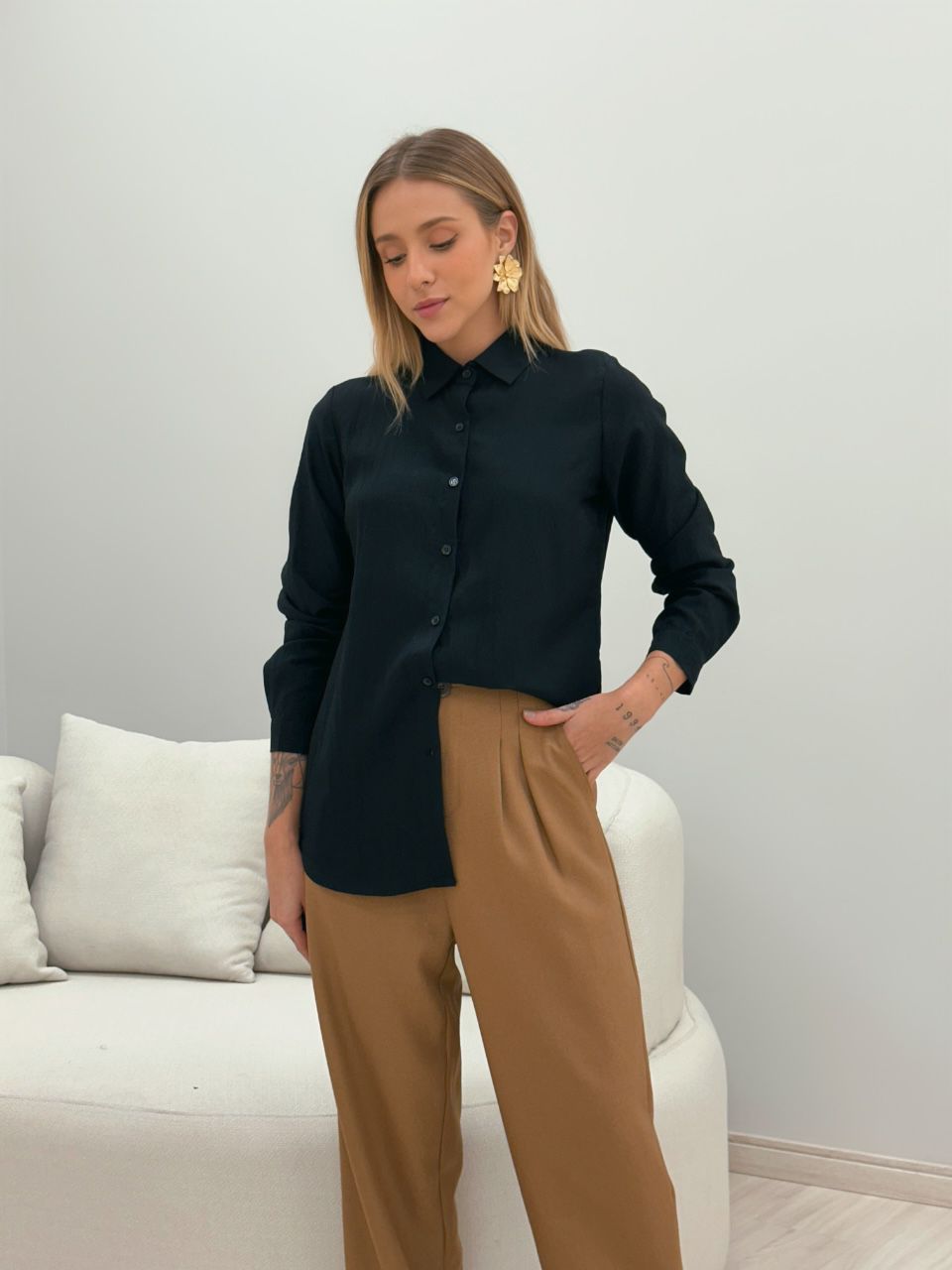 CAMISA LARA LISA PRETA - 0048810033 - CAROLLA FERRARO