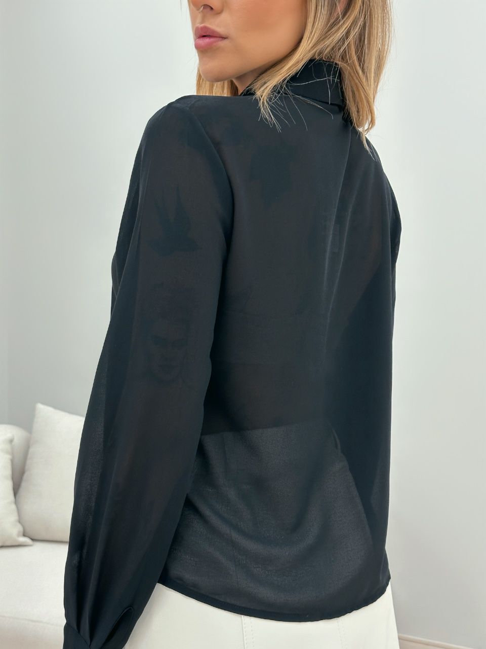 CAMISA YASMIN BABADO PRETA