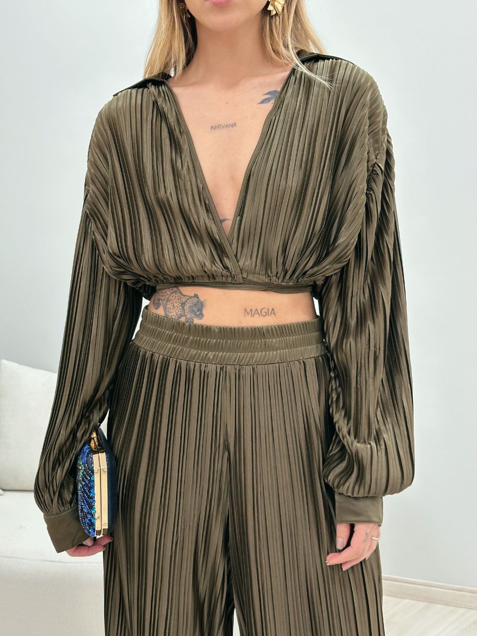 CONJUNTO CAMILA PLISSADO VERDE MUSGO