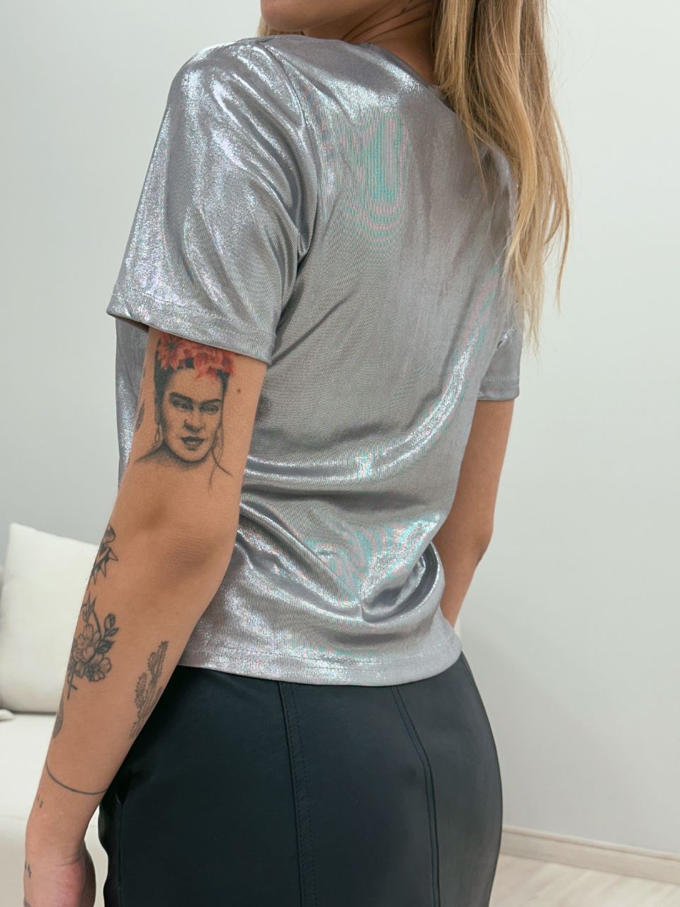 T-SHIRT METALIZADA PRATA