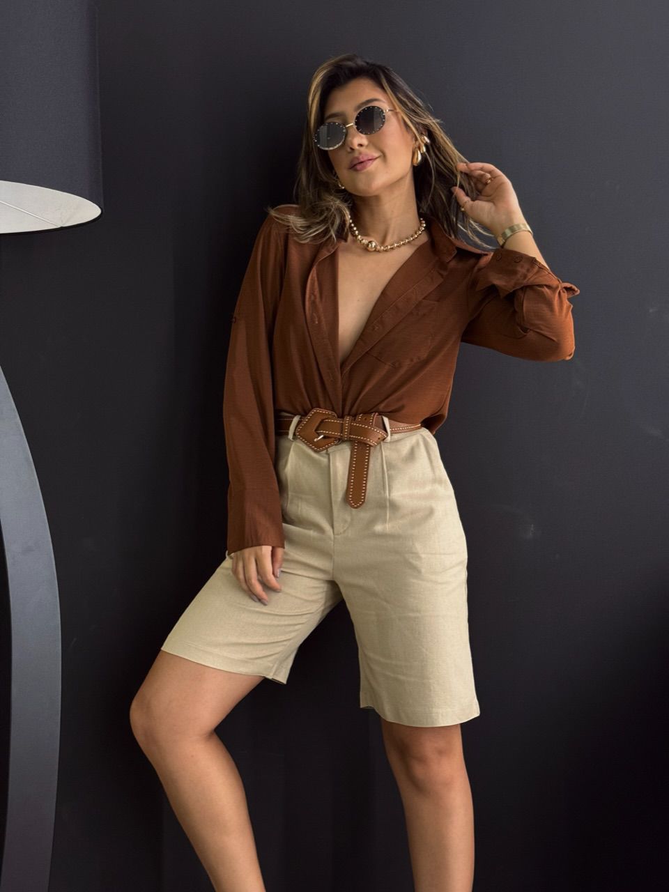 CAMISA LISA COM BOLSO MARROM - 0049810054 - CAROLLA FERRARO