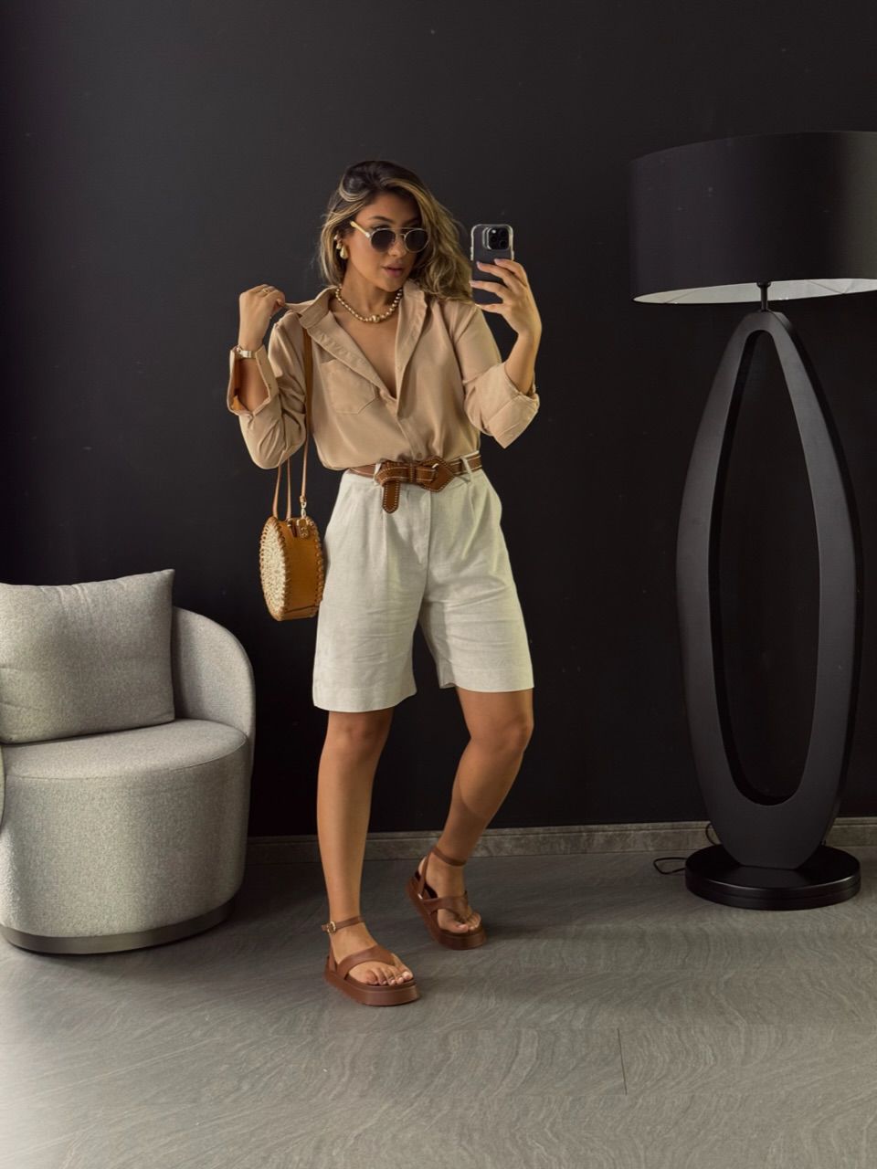 CAMISA LISA COM BOLSO NUDE