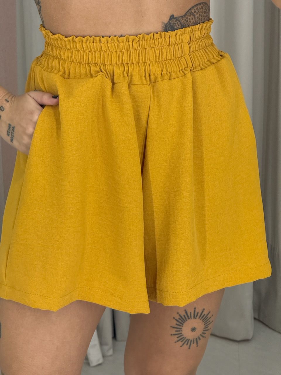 SHORT LORENA CF LASTEX mostarda - 0062410051 - CAROLLA FERRARO