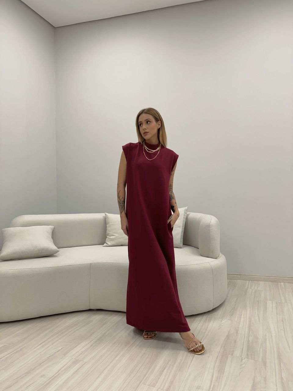 VESTIDO MOLETINHO CAVADO CHERRY RED