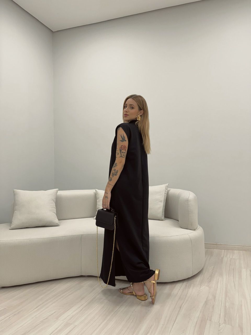 VESTIDO MOLETINHO CAVADO PRETO