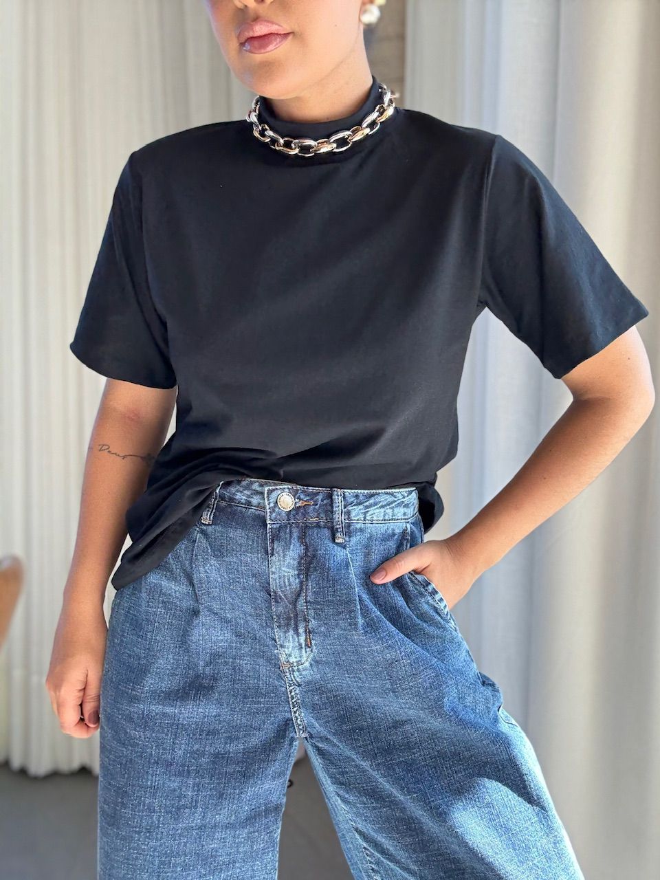 BLUSA AGNES GOLA PRETA