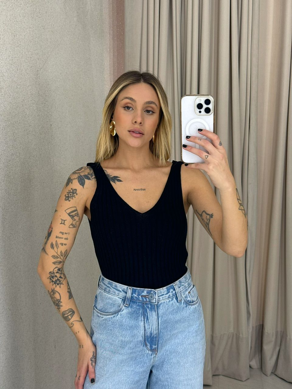 BLUSA ANAHI ALÇA TRICOT PRETA