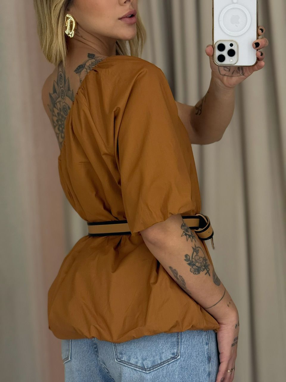 BLUSA VANESSA BALONÊ CARAMELO
