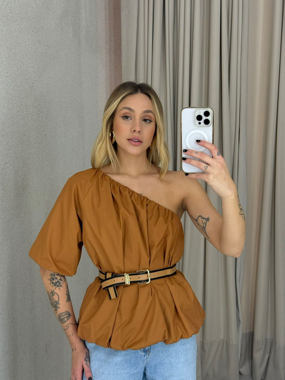 BLUSA VANESSA BALONÊ CARAMELO