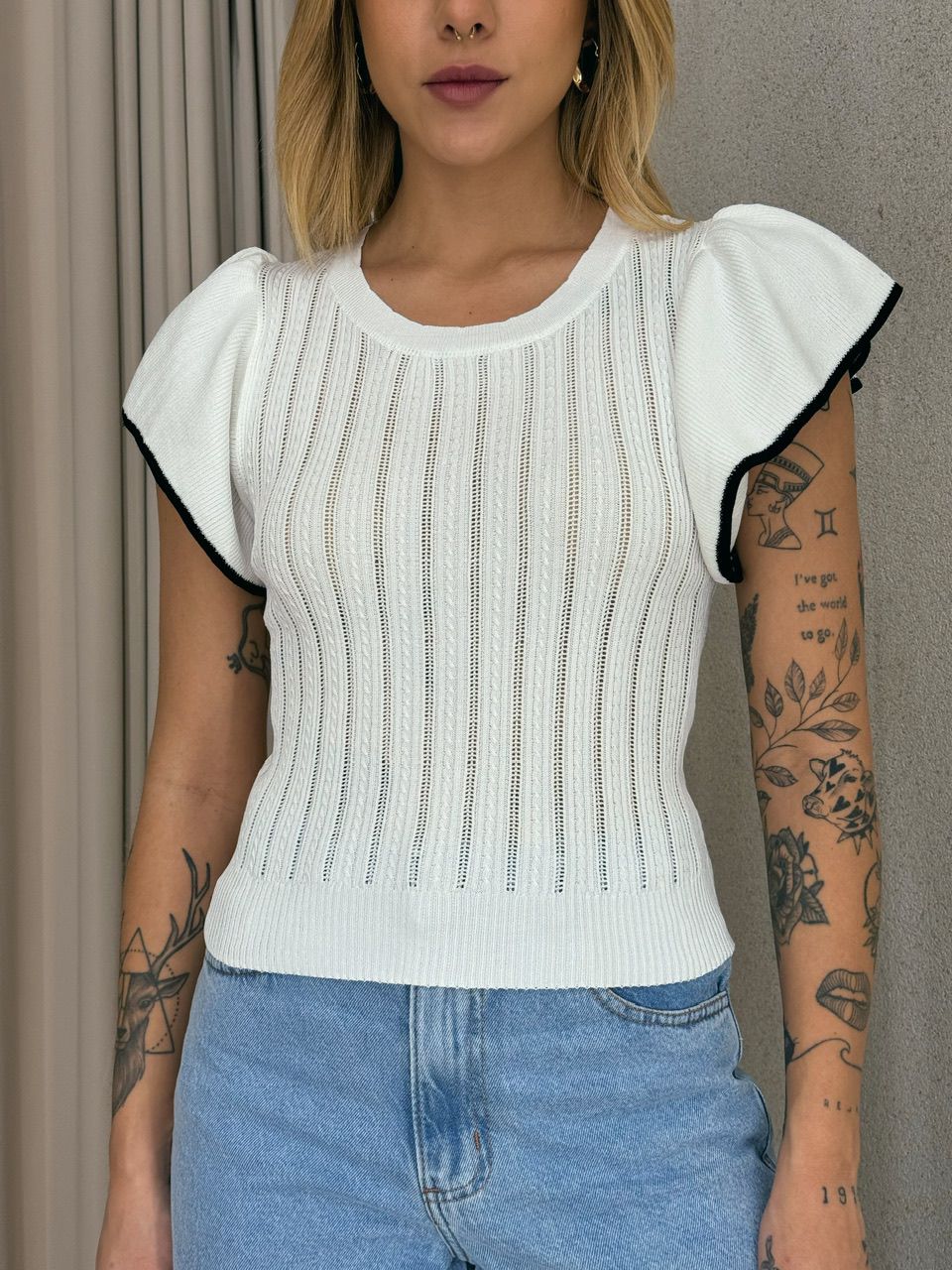 BLUSA LARA TRICOT MANGA BABADO OFF