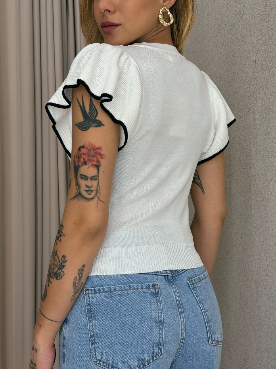BLUSA LARA TRICOT MANGA BABADO OFF