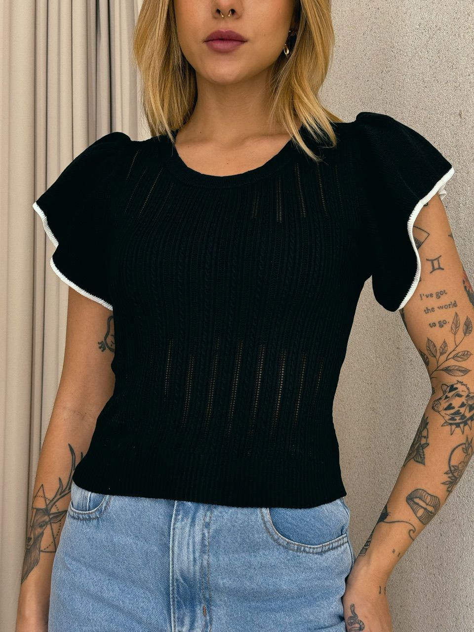 BLUSA LARA TRICOT MANGA BABADO PRETA