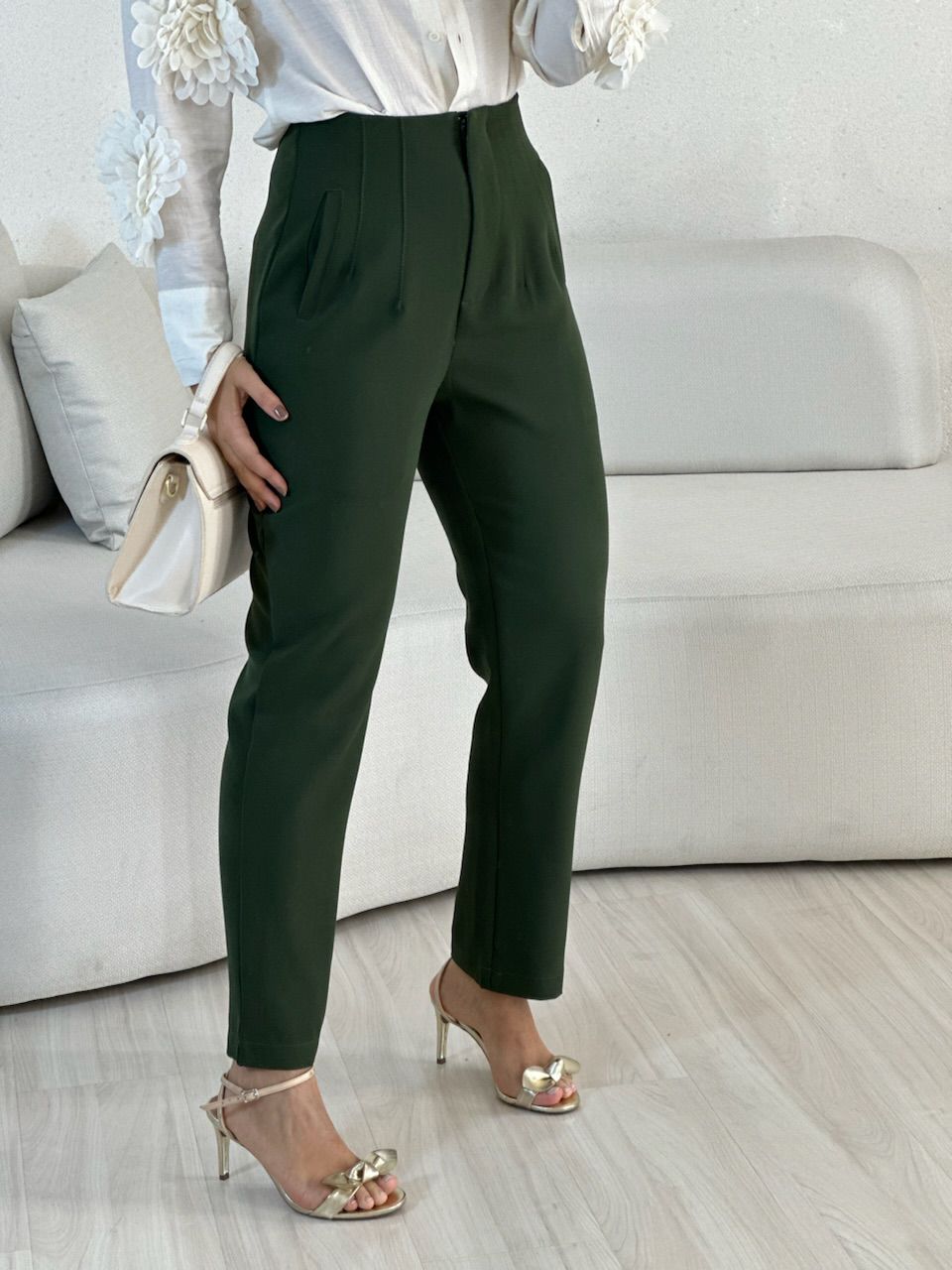 CALÇA LUIZA ALFAIATARIA VERDE MUSGO
