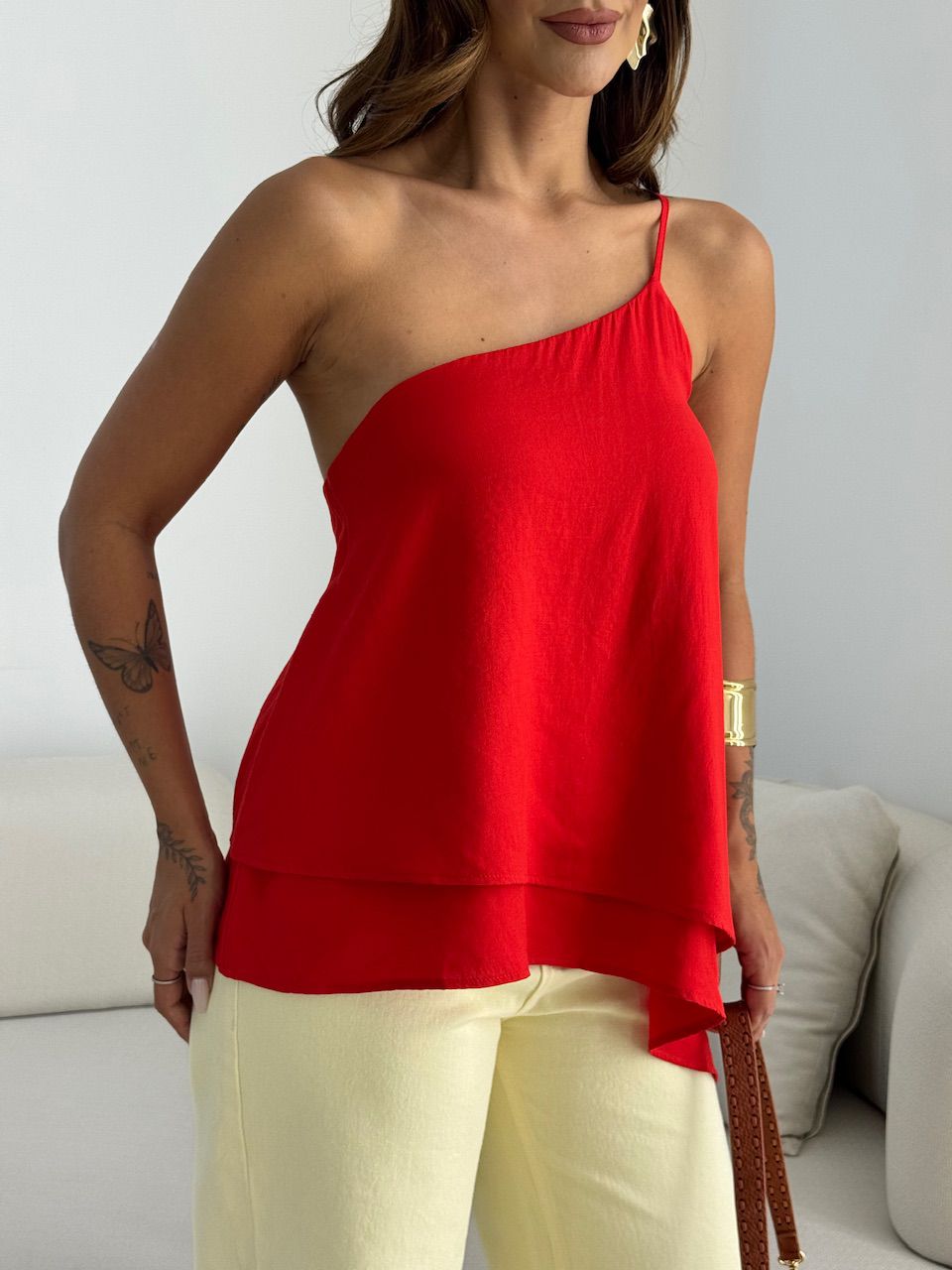 BLUSA MAISA ASSIMÉTRICA VERMELHA