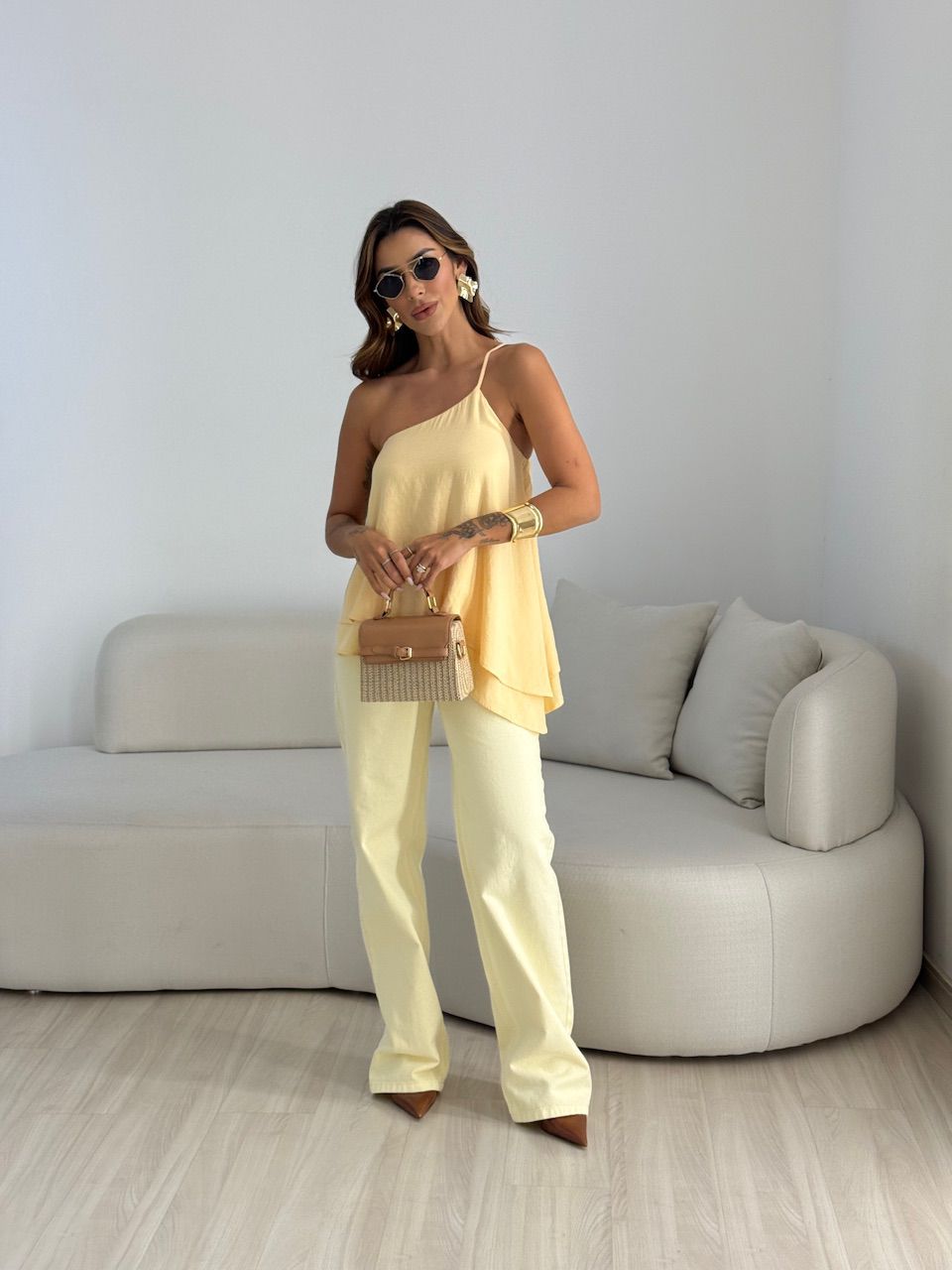 BLUSA MAISA ASSIMÉTRICA YELLOW BUTTER