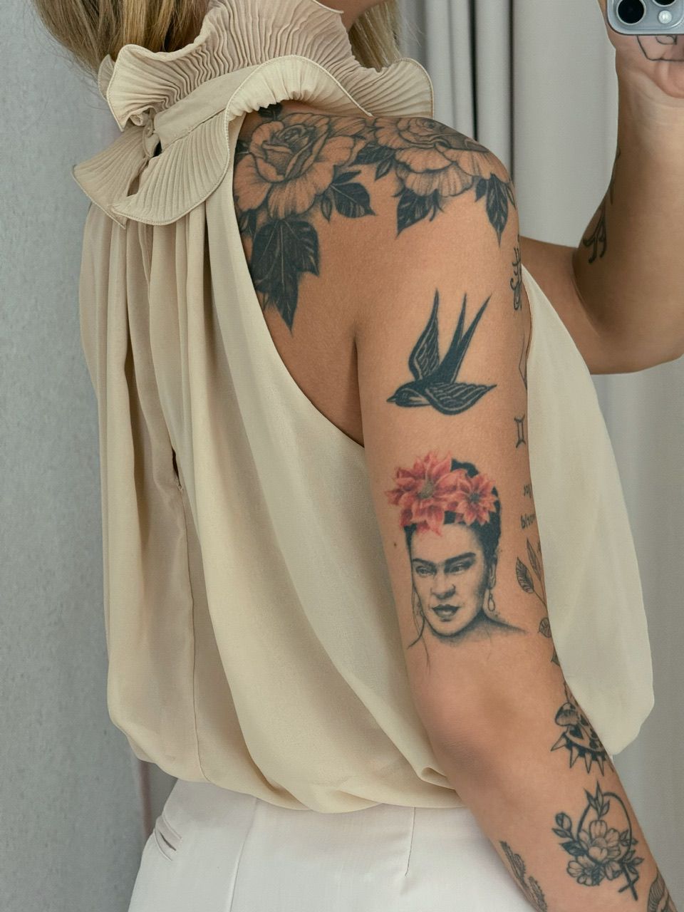 BLUSA ROBERTA GOLA BABADO NUDE