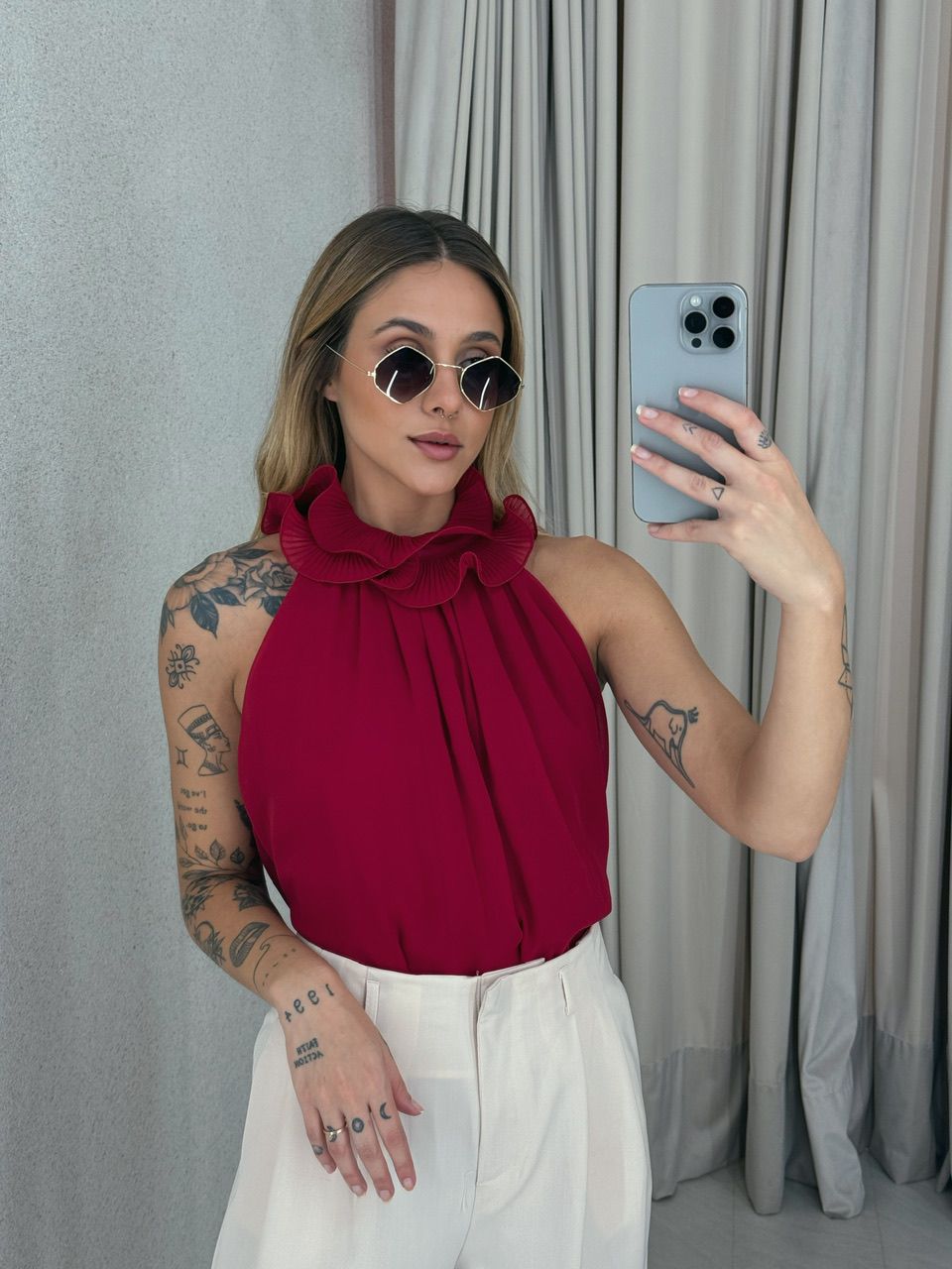 BLUSA ROBERTA GOLA BABADO VERMELHA - 0056470007 - CAROLLA FERRARO