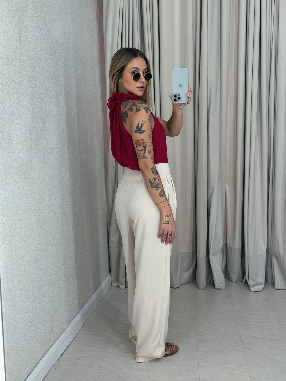 BLUSA ROBERTA GOLA BABADO VERMELHA