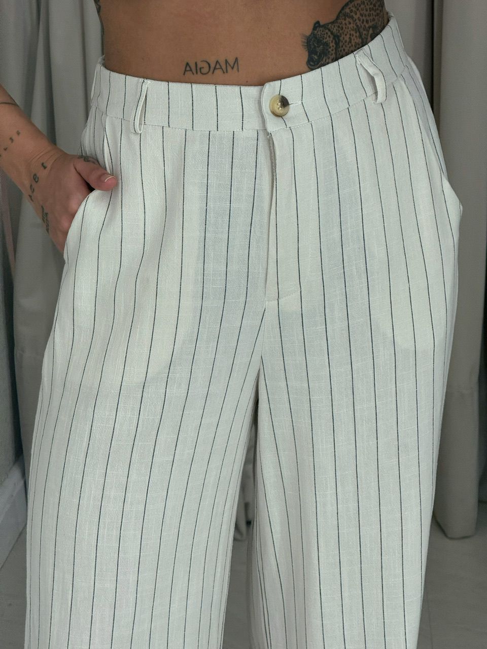 CALÇA NAYARA LINHO CRU/PRETA
