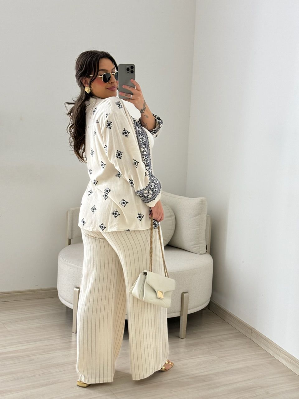CALÇA NAYARA LINHO CRU/PRETA