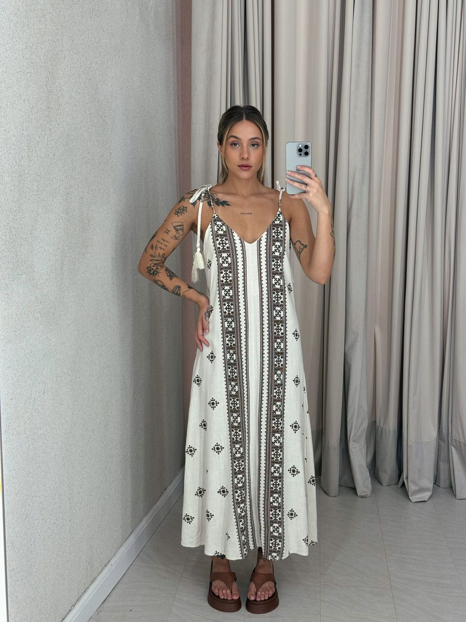VESTIDO KARLA LINHO ÉTNICO MARROM - 0056500054 - CAROLLA FERRARO