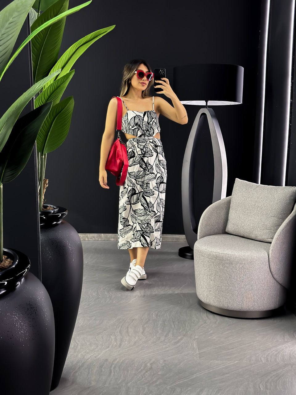VESTIDO FOLHAS MIDI PRETO