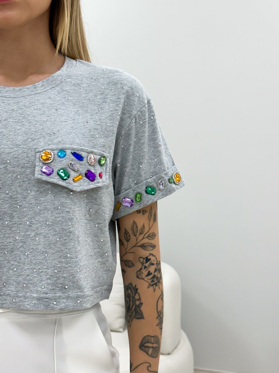 BLUSA ANGEL PEDRARIA CINZA
