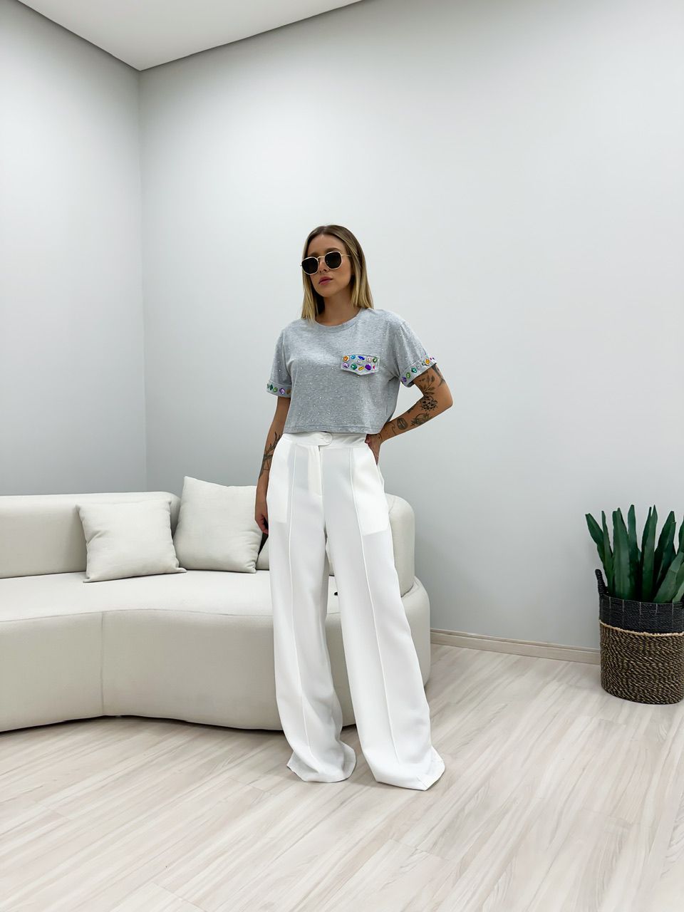 BLUSA ANGEL PEDRARIA CINZA