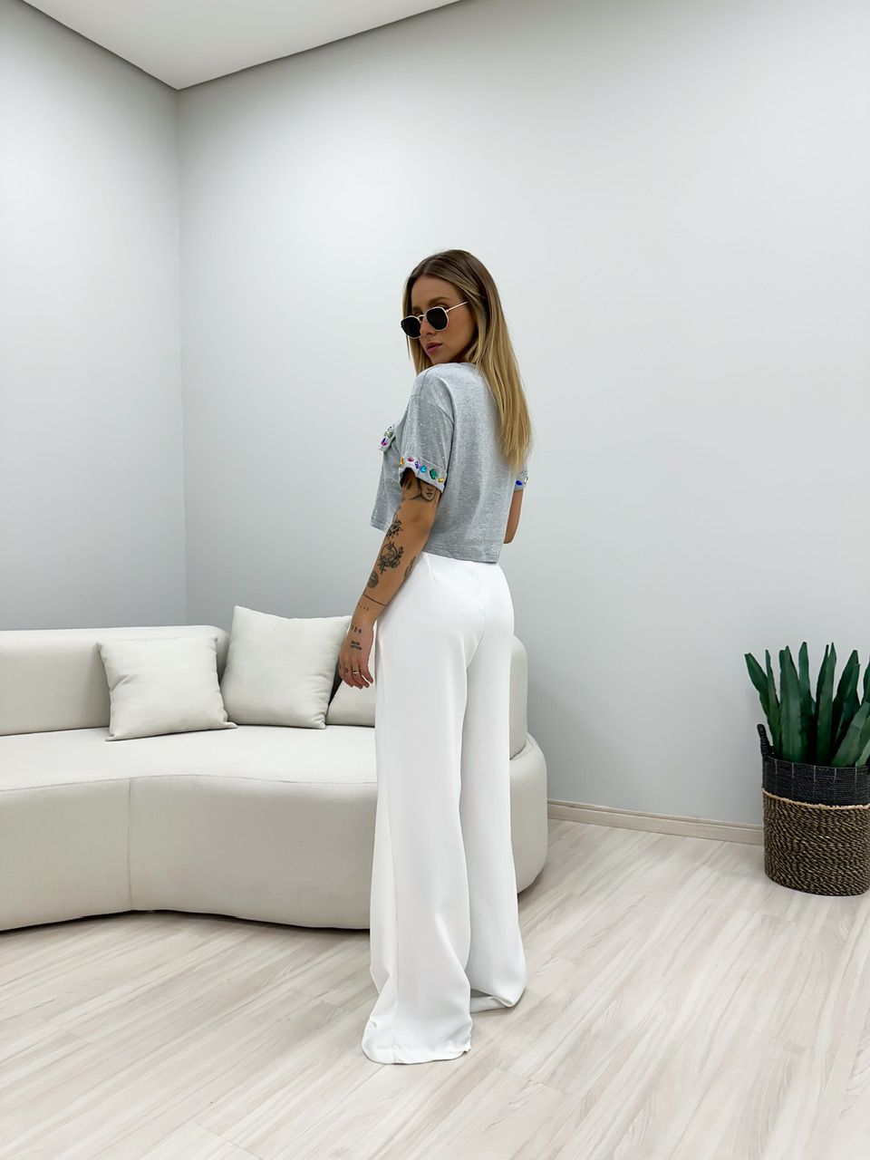 BLUSA ANGEL PEDRARIA CINZA