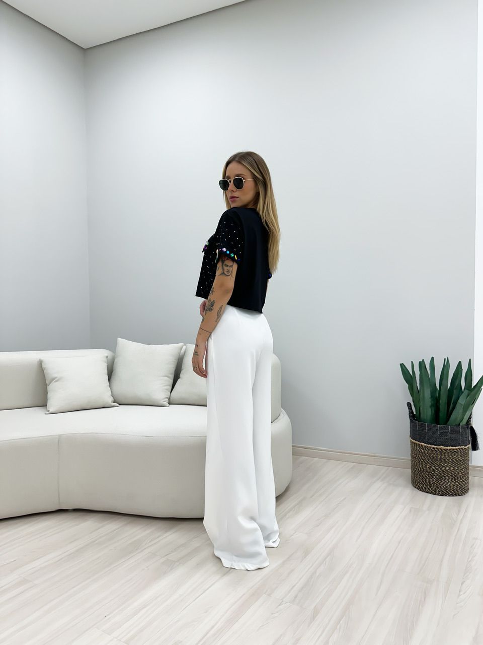 BLUSA ANGEL PEDRARIA PRETA