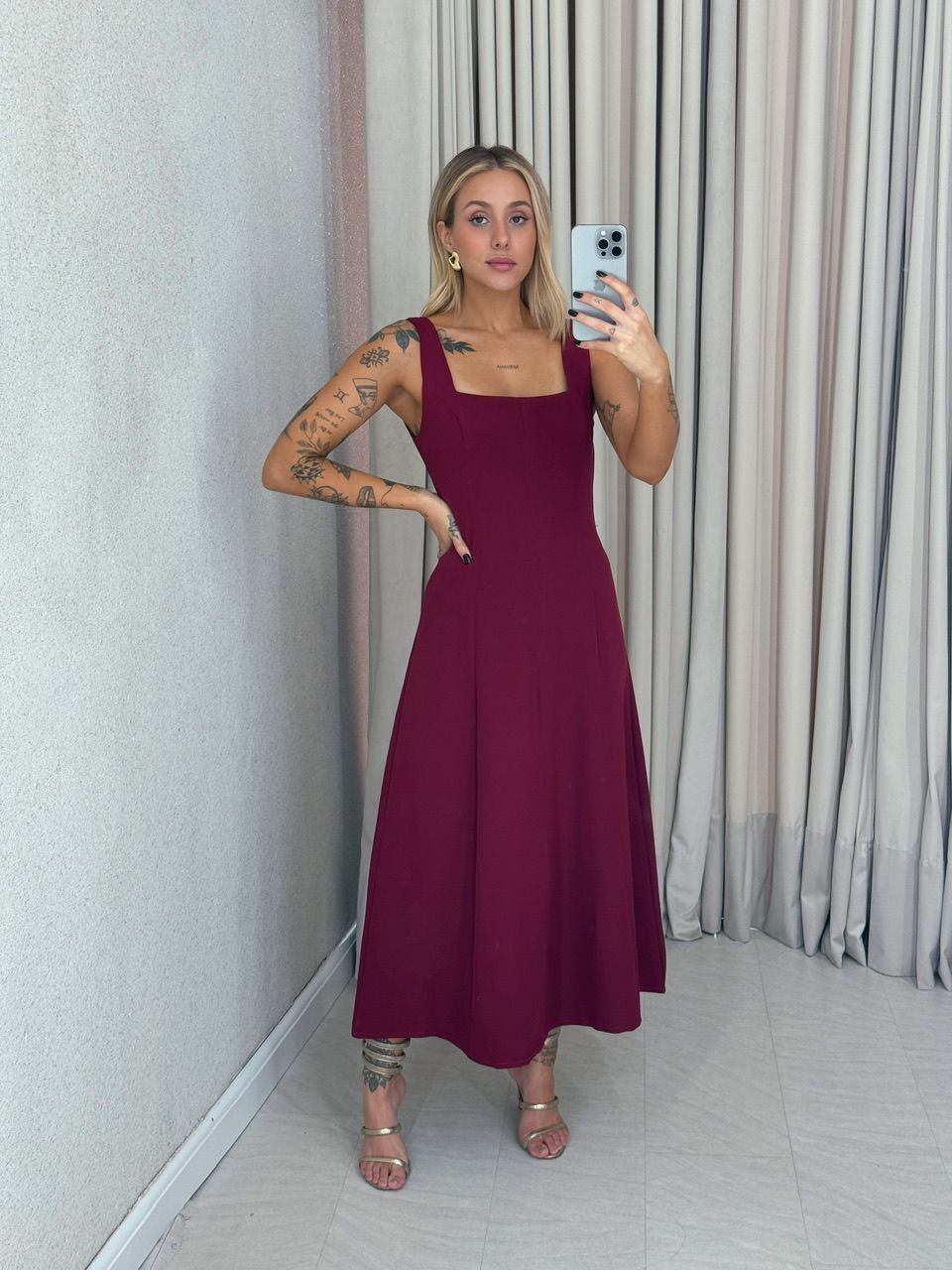 VESTIDO CAROLINE MIDI CHERRY RED