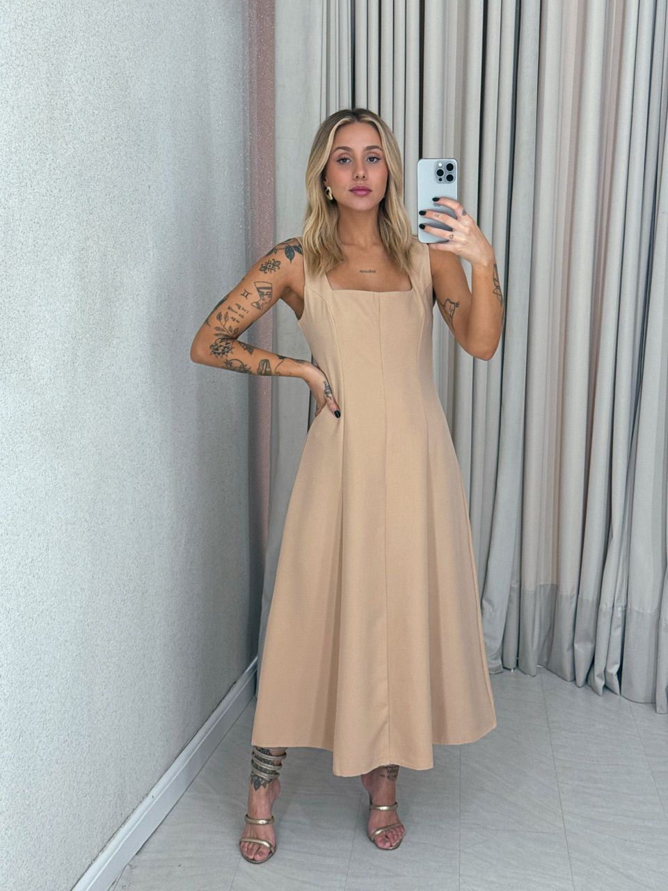 VESTIDO CAROLINE MIDI NUDE