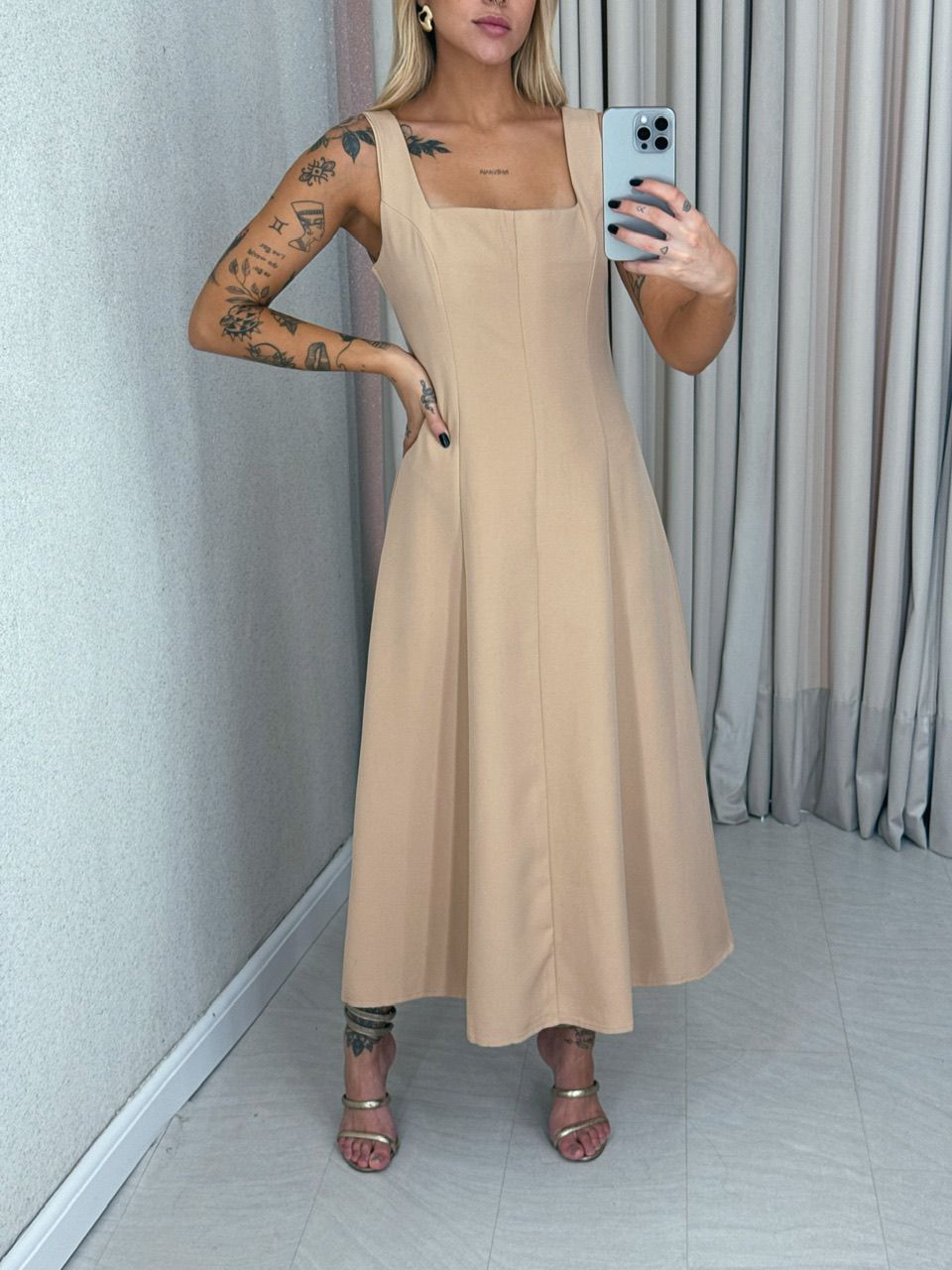 VESTIDO CAROLINE MIDI NUDE