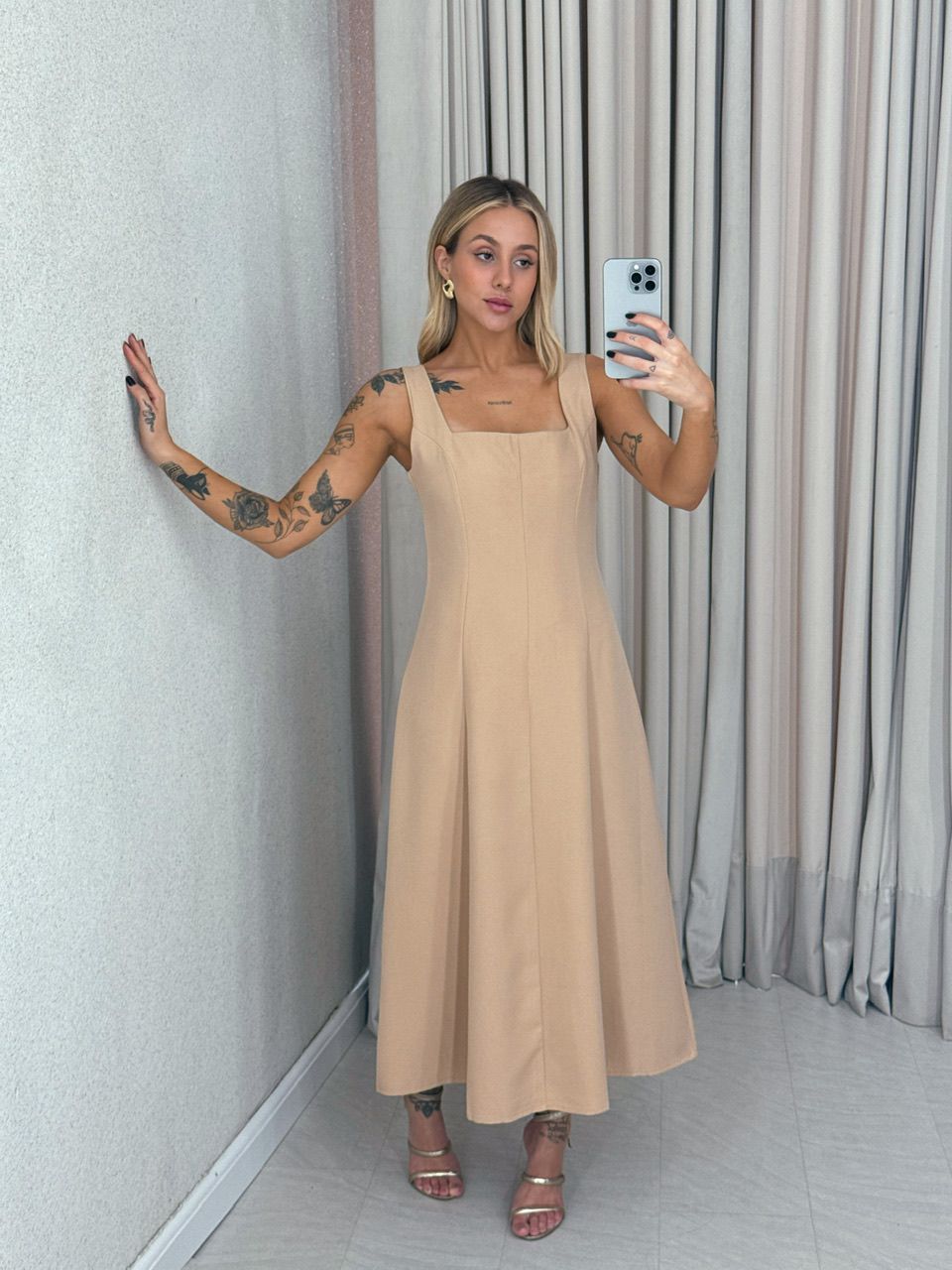 VESTIDO CAROLINE MIDI NUDE