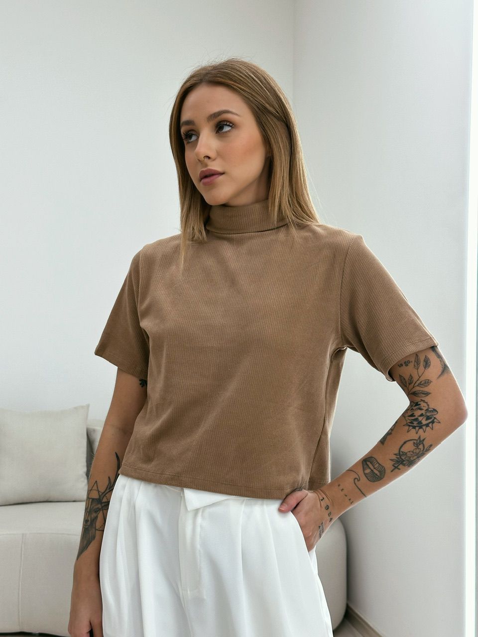 BLUSA LÍVIA CANELADA MARROM - 0049900054 - CAROLLA FERRARO