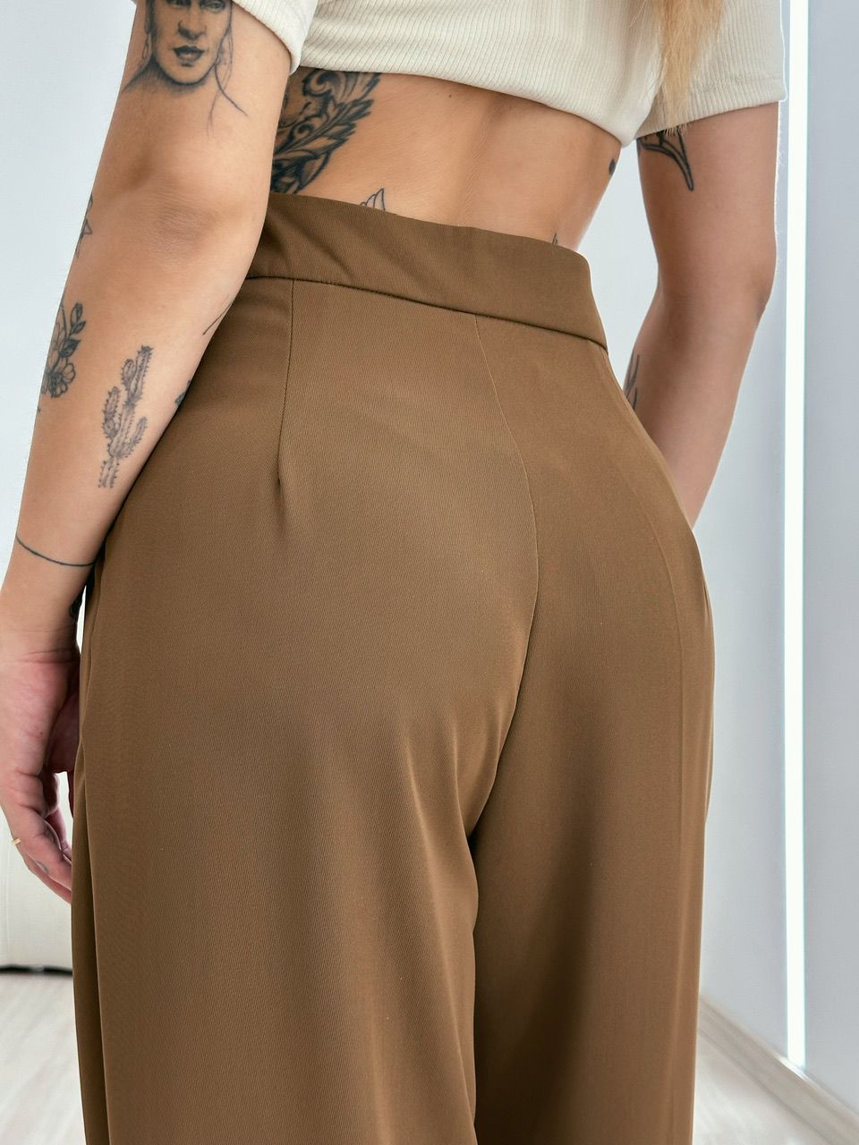 CALÇA ELISA PANTALONA MARROM