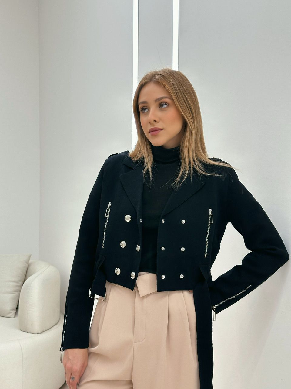 JAQUETA DUDA CROPPED PRETO - 0049910032 - CAROLLA FERRARO