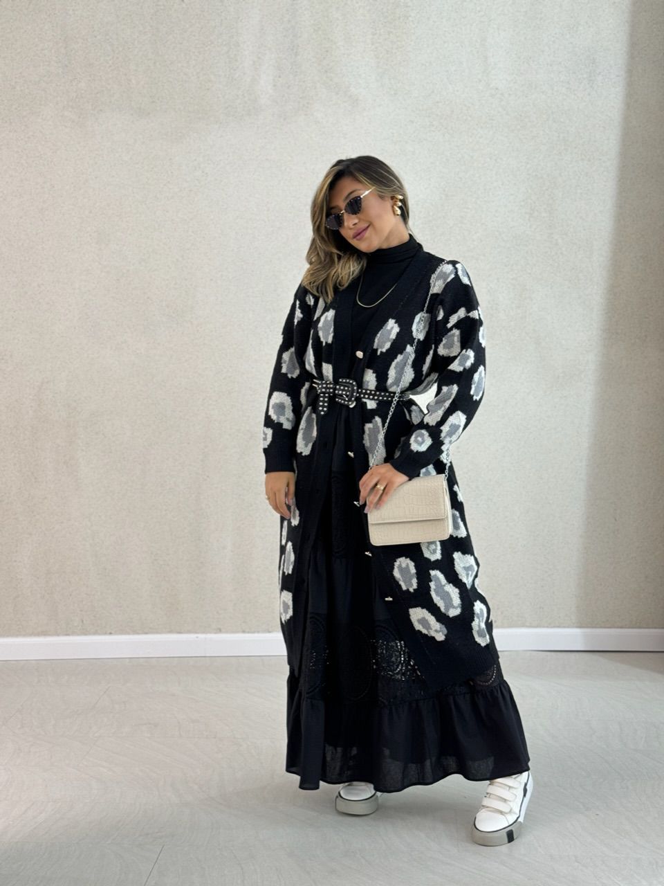SOBRETUDO ANIMAL PRINT PRETO