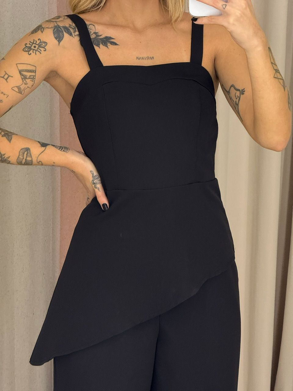 CONJUNTO VITÓRIA BLUSA ASSIMÉTRICA preto